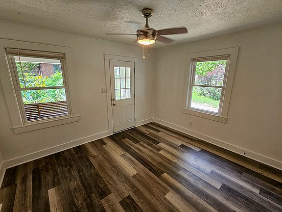 2nd image of 105 Campbell St