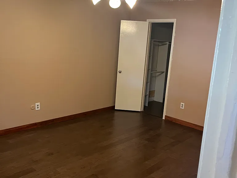 9614 Galston Ln — Photo 2
