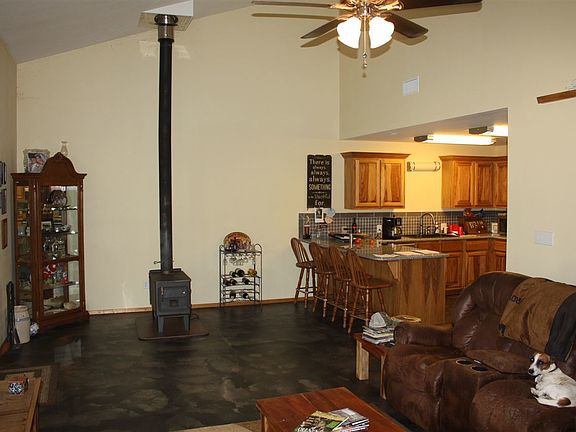 5th image of 814 County Road 4227