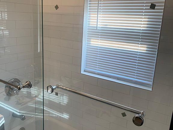 4th image of 1641 N Albany Ave #2