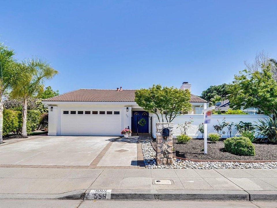 1st image of 556 Seahorse Ln