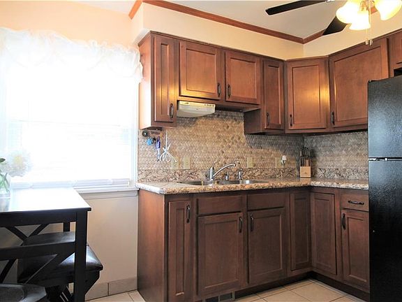 2nd image of 20616 Hillgrove Ave