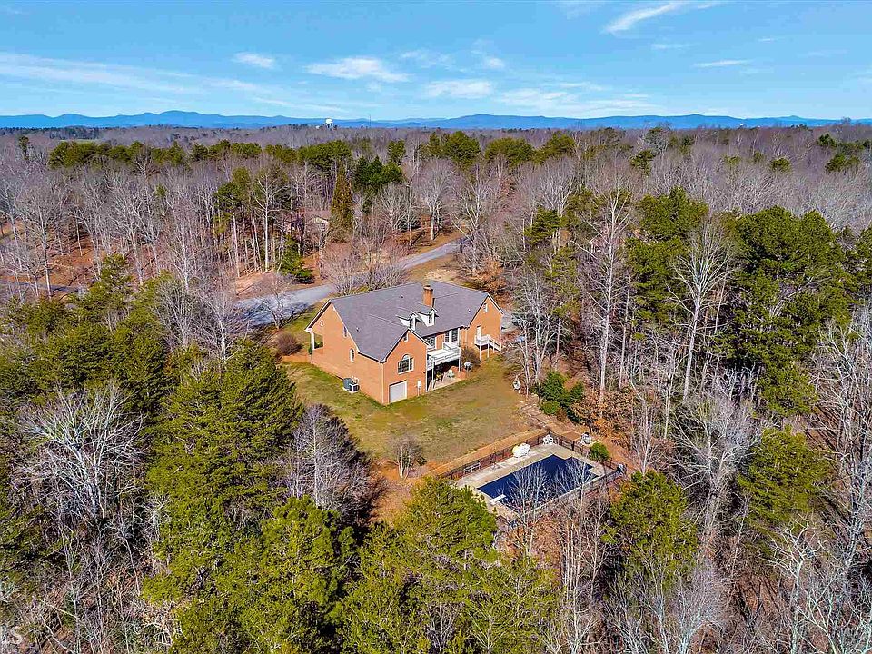 1st image of 590 Featherwood Dr