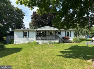 6 Walnut Ln, Quakertown, PA 18951