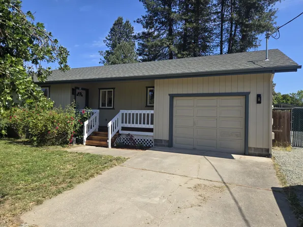 123 Laubach Ln, Grants Pass, OR 97526