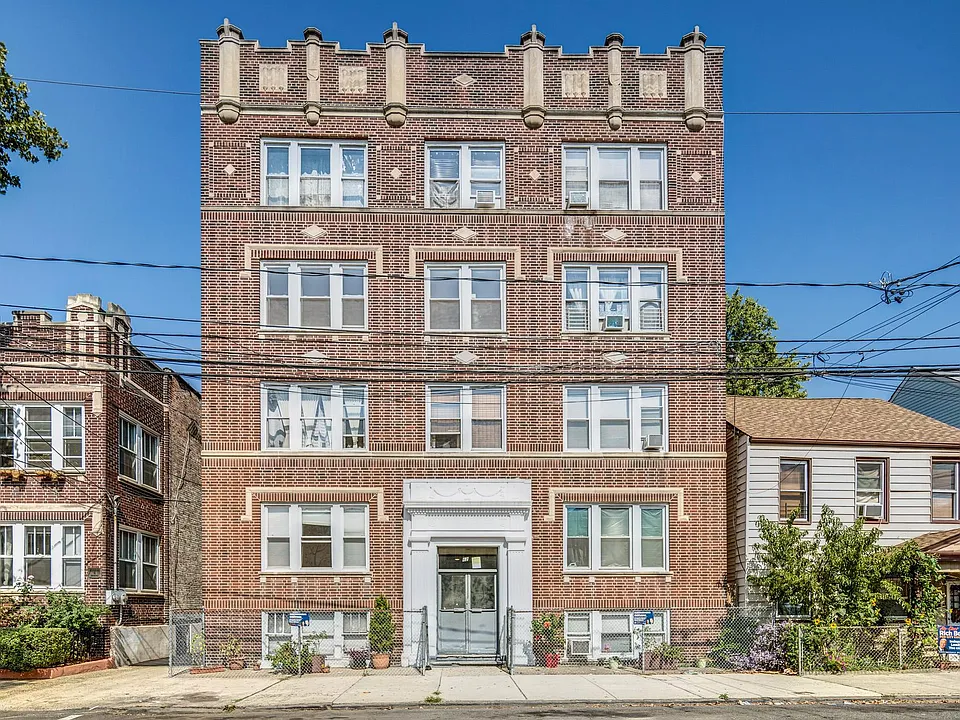 62 Beacon Ave #302