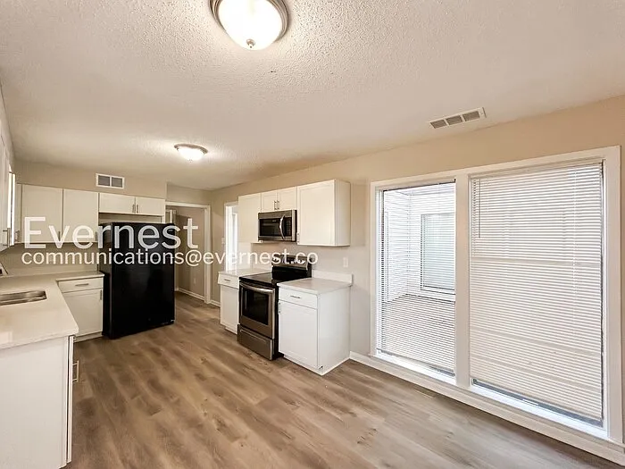 3333 Leschallas Dr — Photo 6