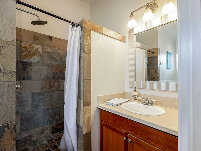 68-517 Crozier Dr — Photo 35