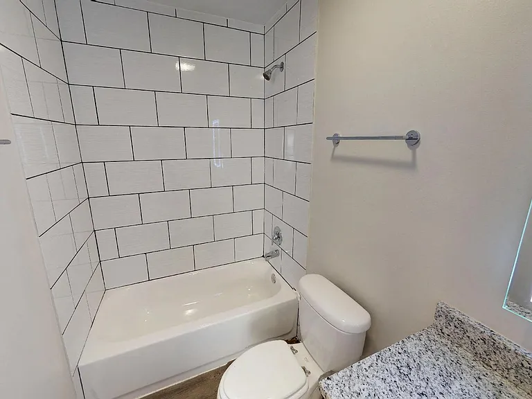 Central Park Apartments — Photo 21