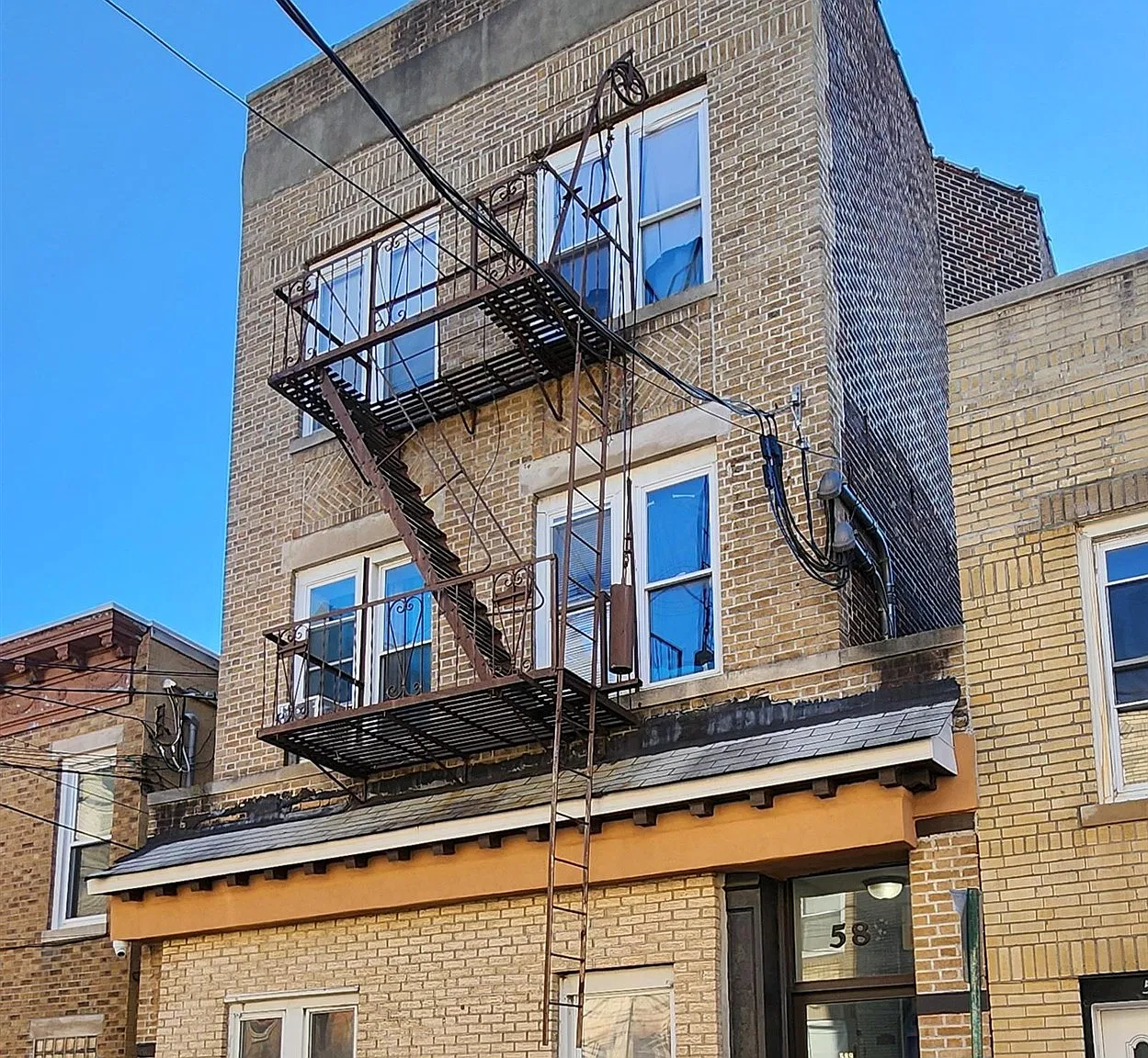 1 bed, 1.0 bath, 700 sqft, $1,750 — Photo 1