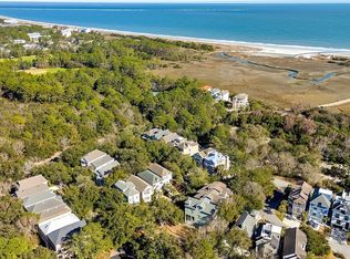33 Corrine Ln, Hilton Head Island, SC 29928