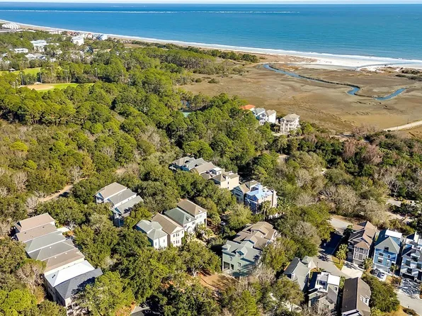 33 Corrine Ln, Hilton Head Island, SC 29928