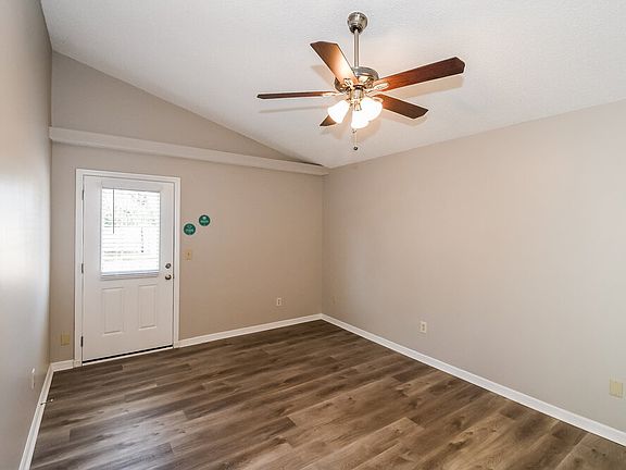 5th image of 8330 Argyle Corners Dr