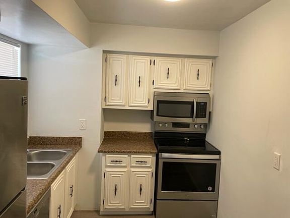 3rd image of 729 Lori Dr APT 206
