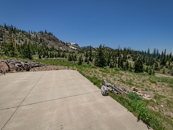 4th image of 141 S Olympic Dr