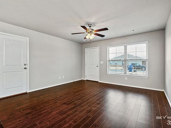 5th image of 1204 S Haden St #B