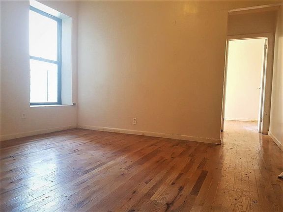 4th image of 2100 Westbury Ct APT 4C
