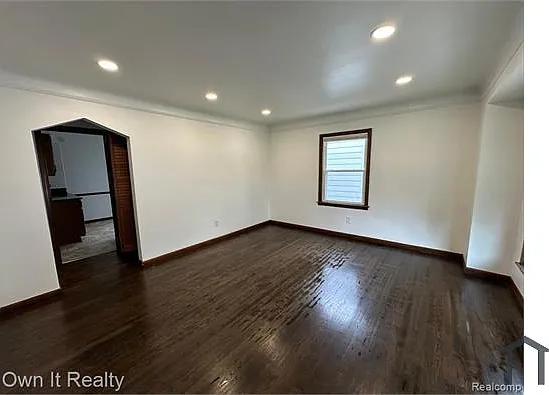 3 bed, 1100 sqft, $1,850 — Photo 3