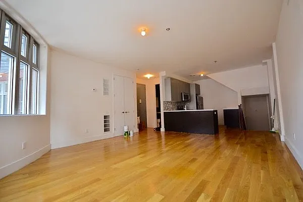 Rented by Bold New York | media 50