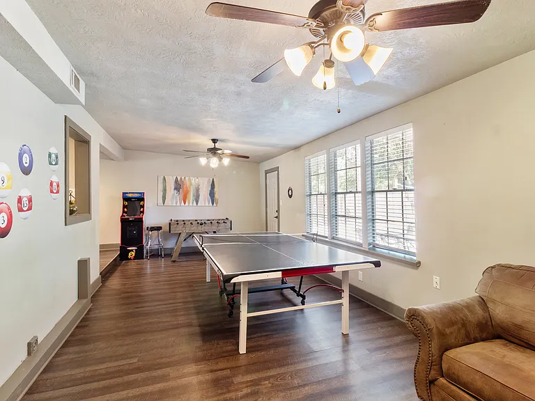 102 Moss St — Photo 15