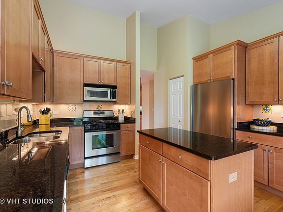 5th image of 1928 Crenshaw Cir