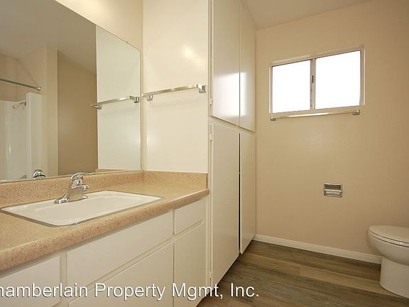 5th image of 1060 Chinquapin Ave APT 12