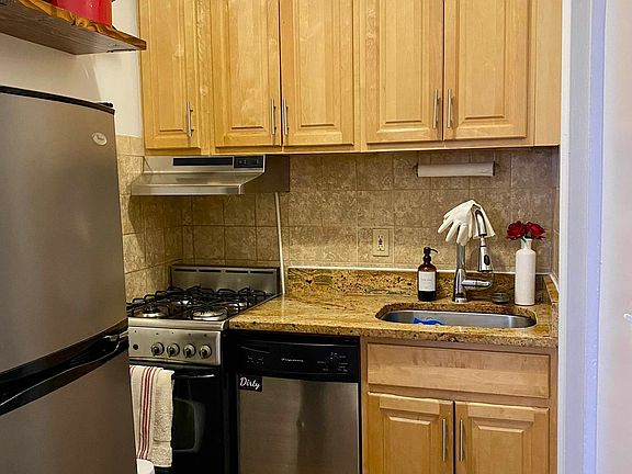 2nd image of 50 W 85th St APT 2