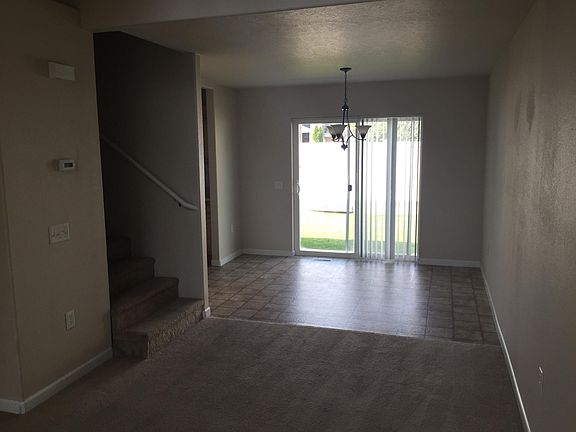 3rd image of 1557 Bullpen Way