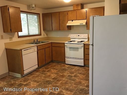 3rd image of 525 NE 42nd Ct