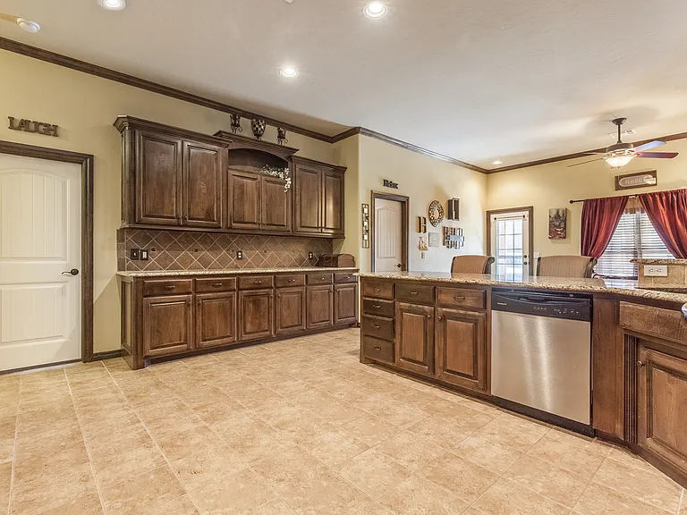 1700 Dorothy Dr — Photo 7