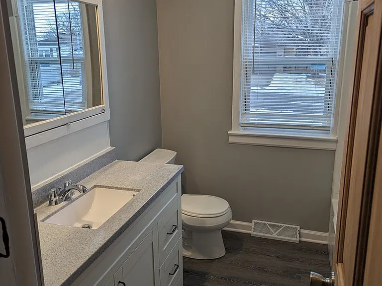 1704 Parker St — Photo 4
