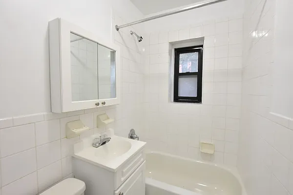 Rented by Clove Realty LLC | media 14