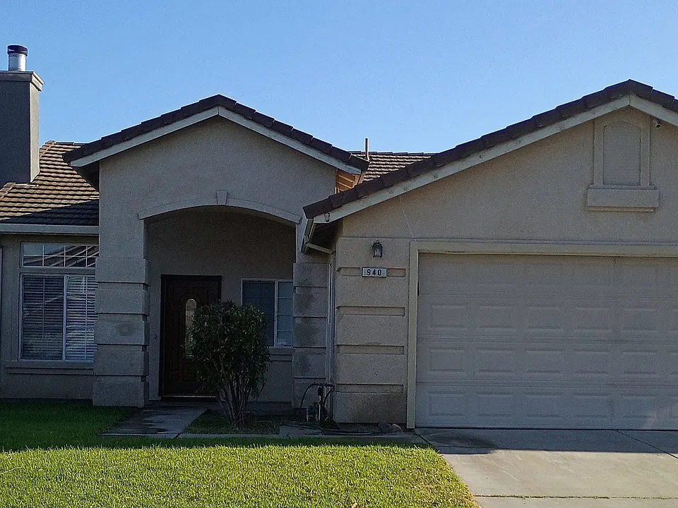 940 Allacante Dr