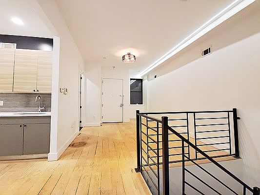 4th image of 1319 Bedford Ave APT 1F
