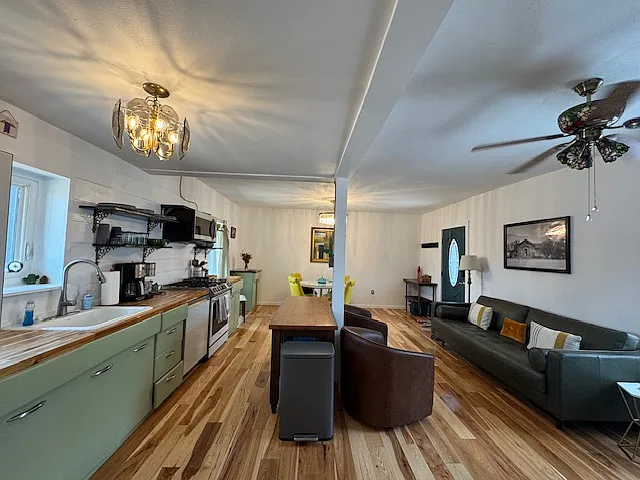 2 bed, 1500 sqft, $2,900 — Photo 2