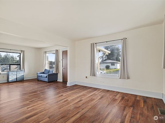 5th image of 1105 E 51st Street