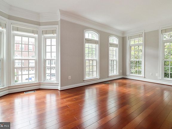 5th image of 4396 Patriot Park Ct