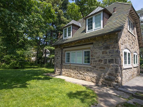 100 Cottage Rockledge Road