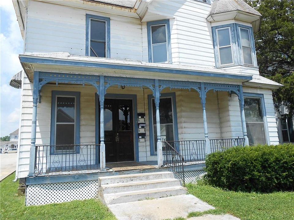 2nd image of 815 Jackson Ave