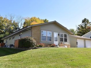 1413 Victoria Dr, Waukesha, WI 53189