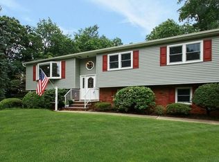 16 Indian Dr, West Nyack, NY 10994