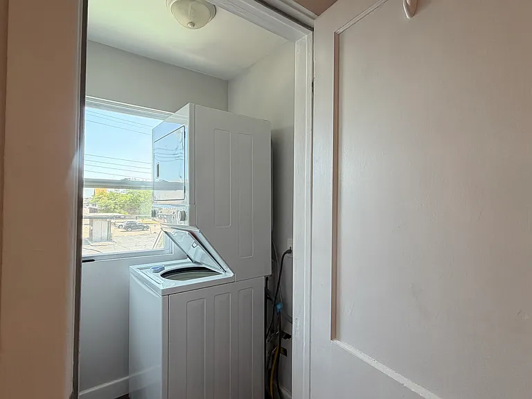 2748 Florian St — Photo 29