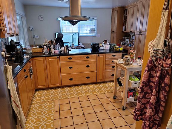 4th image of 1366 S Blaney Ave