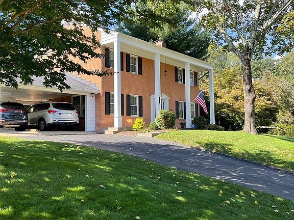 2nd image of 2620 Woodley Pl