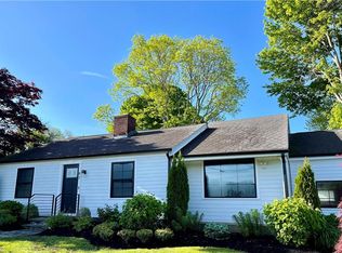 47 Burbank Ave, Narragansett, RI 02882