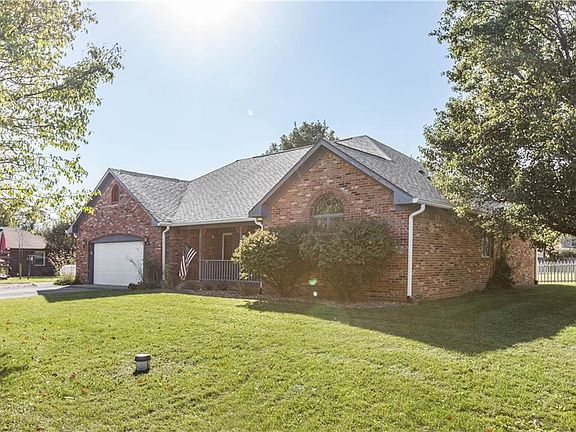 2nd image of 5856 Cozy Dr