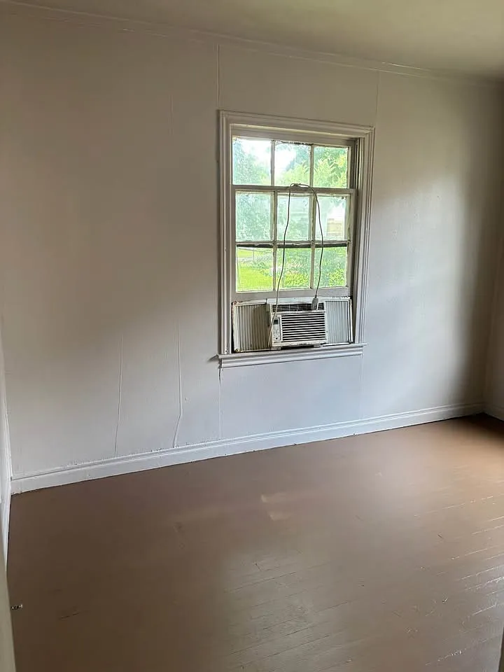 4 bed, 1112 sqft, $1,325 — Photo 2