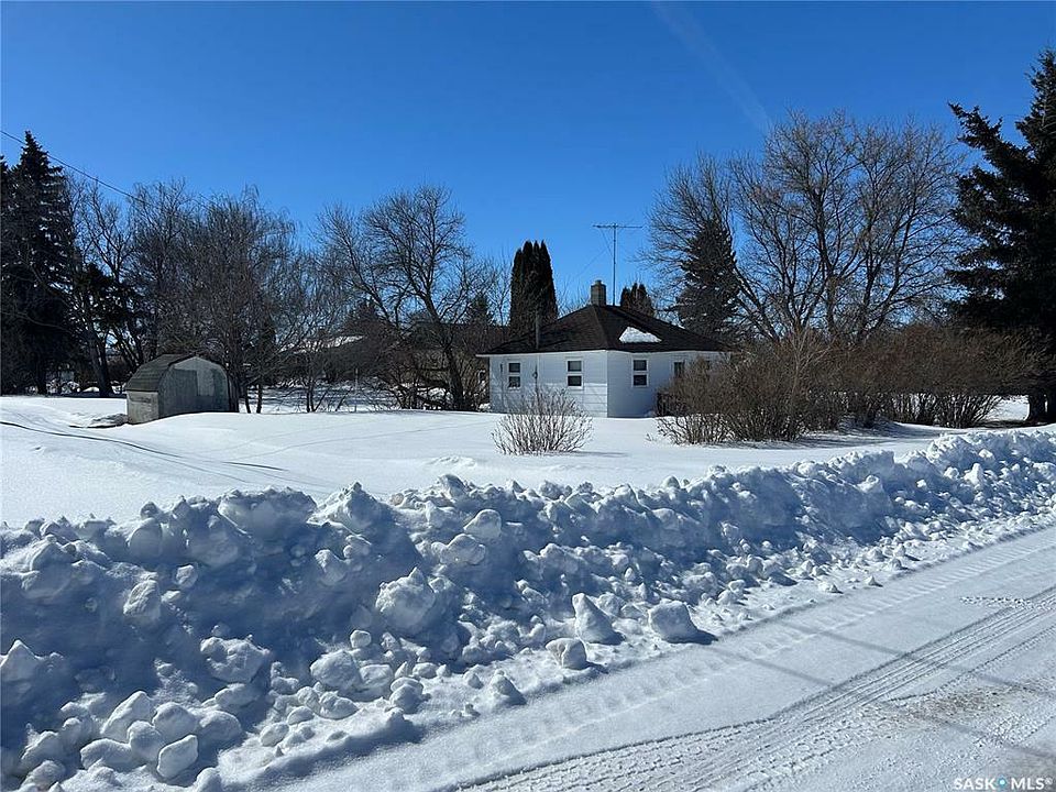 2nd image of 505 Assiniboia Ave