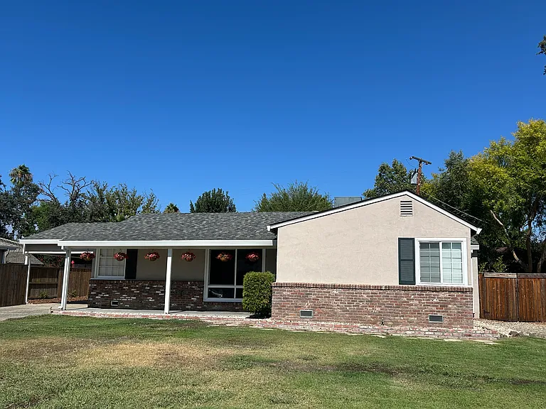 680 El Encino Way — Photo 16