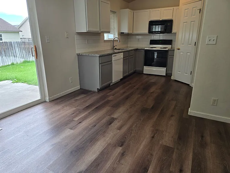 2911 Denise Ave — Photo 4